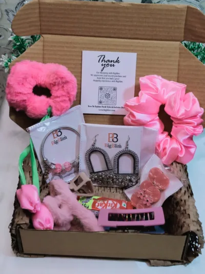 Lovely Goodies Bundle – Pink Accessories & Jewelry Gift Box ( Random Colour )